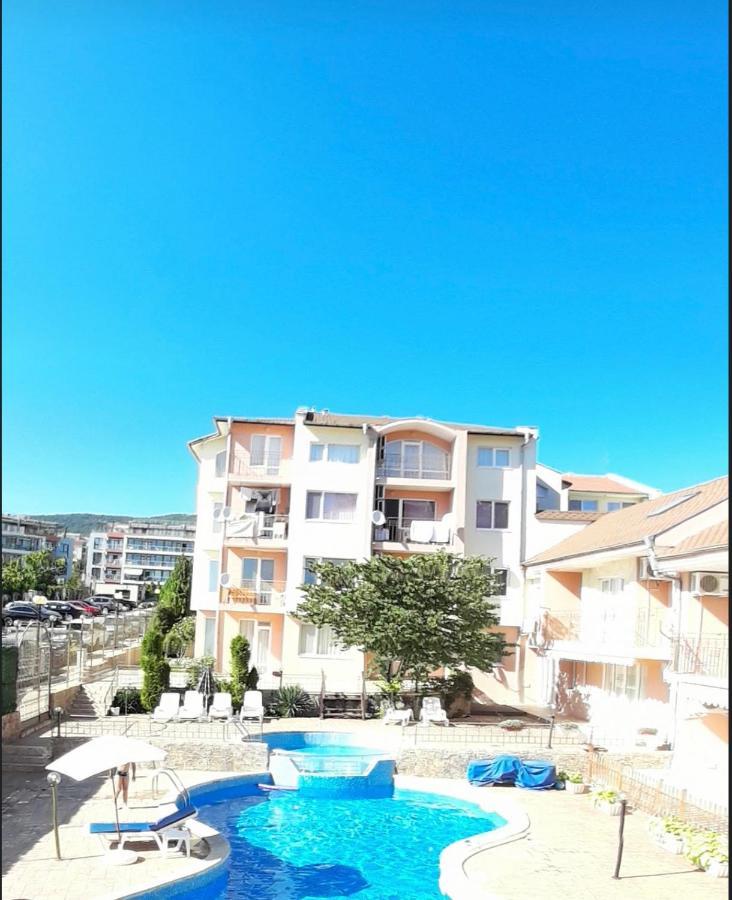 Apartmán Le Premiere Randevu Sveti Vlas Exteriér fotografie